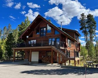 Fabulous Log Home - 2 Master Bedrooms! - Tabernash - Edificio