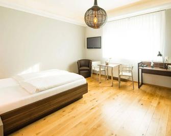 Car By Side - Boardinghouse Heidelberg - Heidelberg - Bedroom