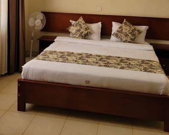 Patrinah Hotel - Mbale - Habitación