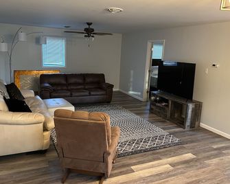 Du Quoin Fairgrounds - Du Quoin - Sala de estar