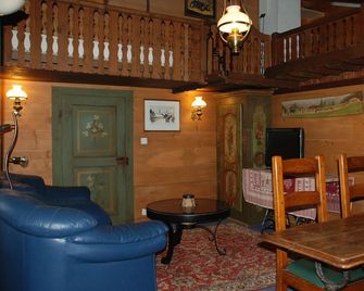 In the heart of the famous Bernese station, in pedestrian zone - Saanen - Salon