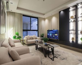 Luxurious two-bedroom apartment compound Al Malqa district - Riad - Wohnzimmer