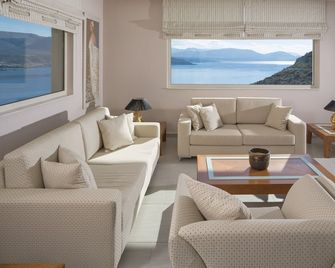 Princess Kyniska Suites - Monemvasia - Olohuone