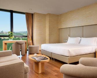 Il Boscareto Resort & Spa - Serralunga d'Alba - Chambre
