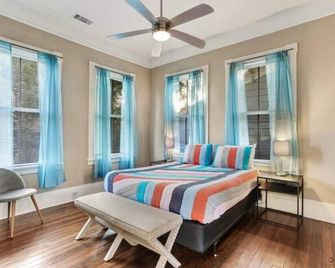 Modern Meets Historic at Forsyth - Savannah - Bedroom