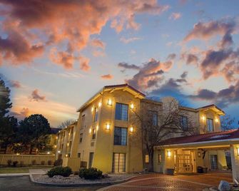 Travelodge by Wyndham Golden-Denver - Golden - Bygning