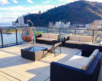 Livemax Resort Atami Sea Front - Atami - Balkon