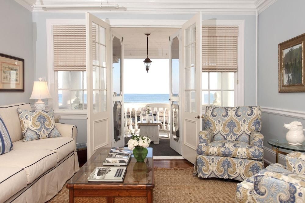 Peter Shields Inn & Restaurant - קייפ מיי - סלון