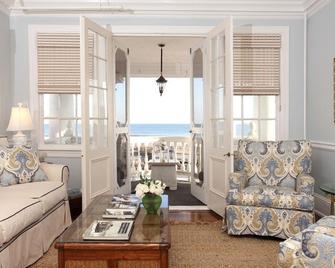Peter Shields Inn & Restaurant - Cape May - Living room