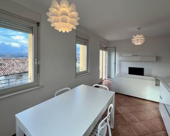 Gusela - Gem near Belluno's Center - Limana - Comedor