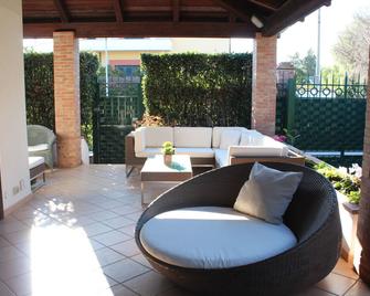 B&B Casa Chinaski - Sferracavallo - Patio