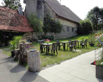 Gasthof Reiterstuben Apartment \'Elle\' 55m2 in a quiet rural location - Hüttenreute - Restaurante