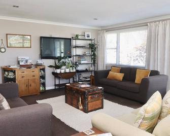 Dragonflycottagebnb - Blenheim - Wohnzimmer
