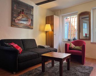 Welcome to the vacation apartment 'idyllic corridor house'. - Blunk - Wohnzimmer