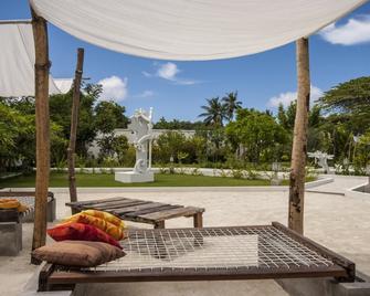 Evexia Beach Collection Laamu - Gan - Патіо