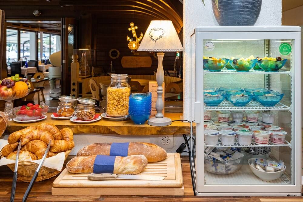 Strandhotel Seeblick - Spiez - Buffet