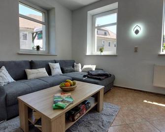 Ferienwohnung am Hofladen Hellendorf - Sächsische Schweiz - Bad Gottleuba - Living room
