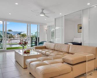 Suite by Beach Waterfront Lago Key Three - Fort Lauderdale - Living room