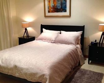 더 빌라 온 파인 트리 - 로즈베어스 - 침실