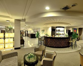 Hotel Perugia Plaza - Perugia - Lobby