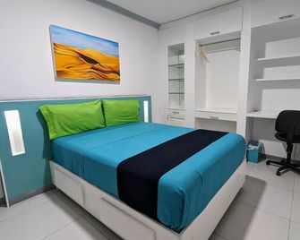 6 Rooms + 6.5 Bathrooms + Private Free Parking + Free Daily Cleaning Services! - Puebla City - Bedroom