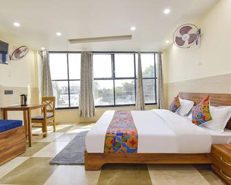 Fabhotel Elite - Jhājra - Bedroom