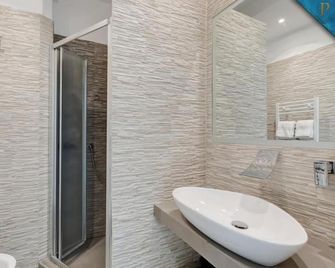 Piccolotel - Roma - Baño