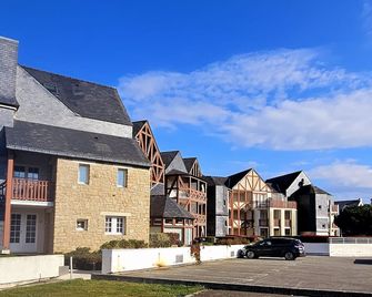 T2 On The Ground Floor Overlooking The Port Of Crouesty - Arzon - Gebäude