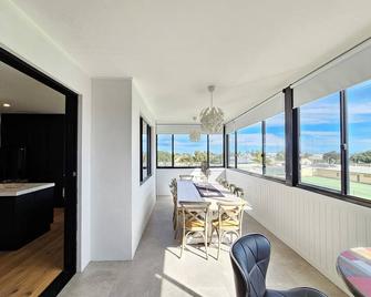 6twentytwo - Where Contemporary Meets The Beach. - Kingston - Їдальня