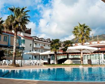 Park Hotel Tyrrenian - Amantea - Bazén