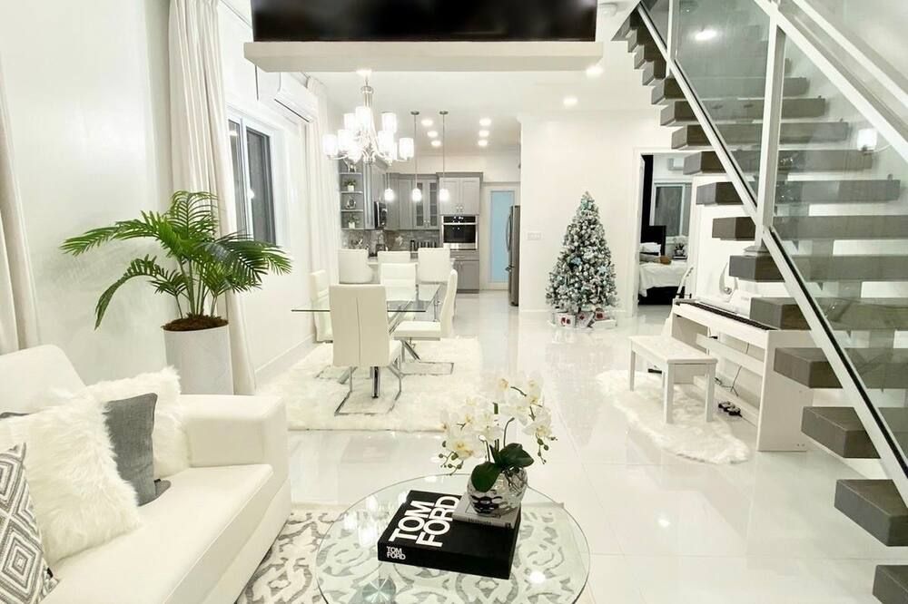 Stunning Ocean view home with luxury amenities! - Marsh Harbour - Lobby