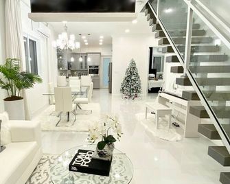Stunning Ocean view home with luxury amenities! - Marsh Harbour - Lobby