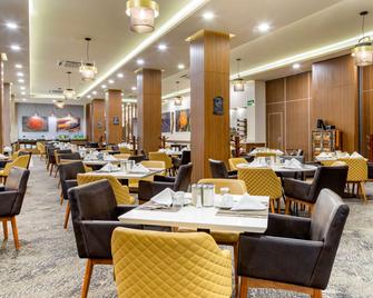 كواليتي إن سان فرانسيسكو - تشيهواهوا - مطعم