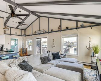 Bayfront Home With Boat Dock And Deck In - Forked River - Sala de estar