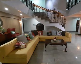 Casa Micarosa Hotel and Residences - Manila - Resepsjon