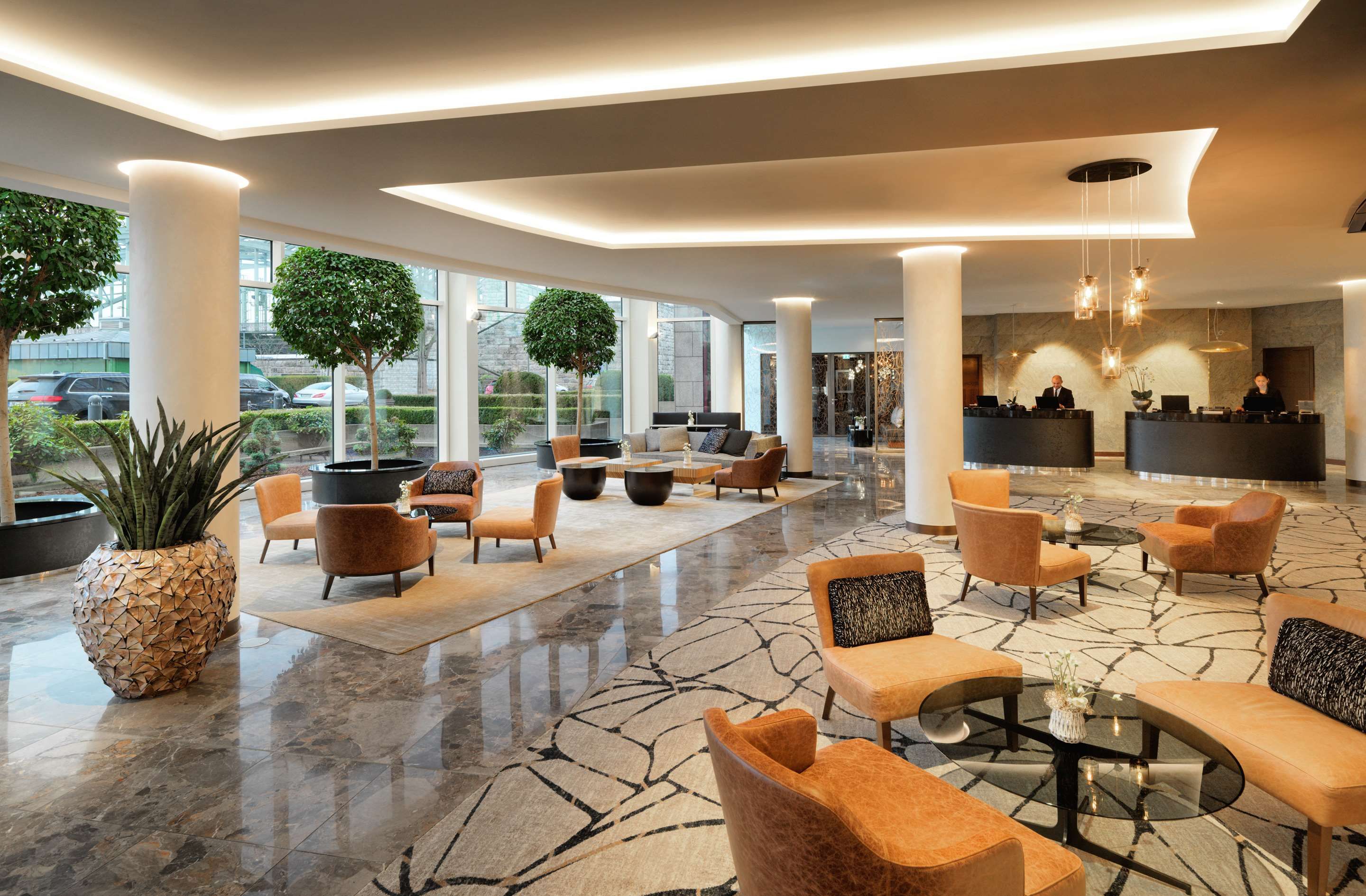 Lobby view of Hyatt Regency Cologne