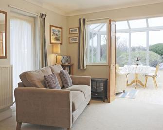 The Cottage - Southwold - Living room