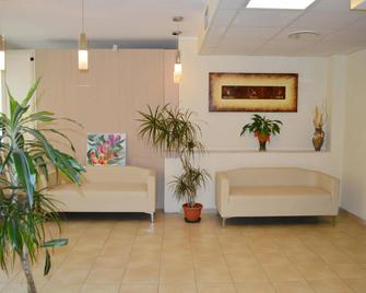 La Lanterna Hotel - Rometta - Lobby