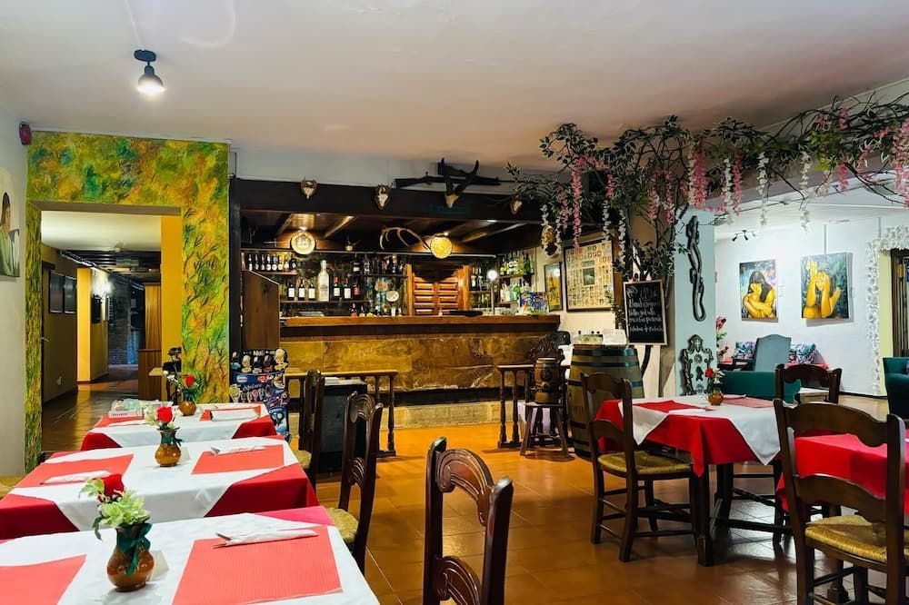 هوتل إل ريفوجيو دي جوانار