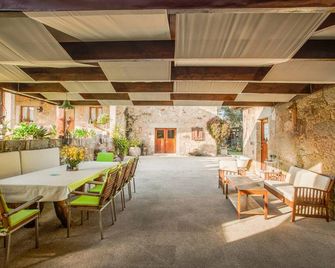 Homerez - Luxurious House with Pool in Braga - Braga - Restaurant