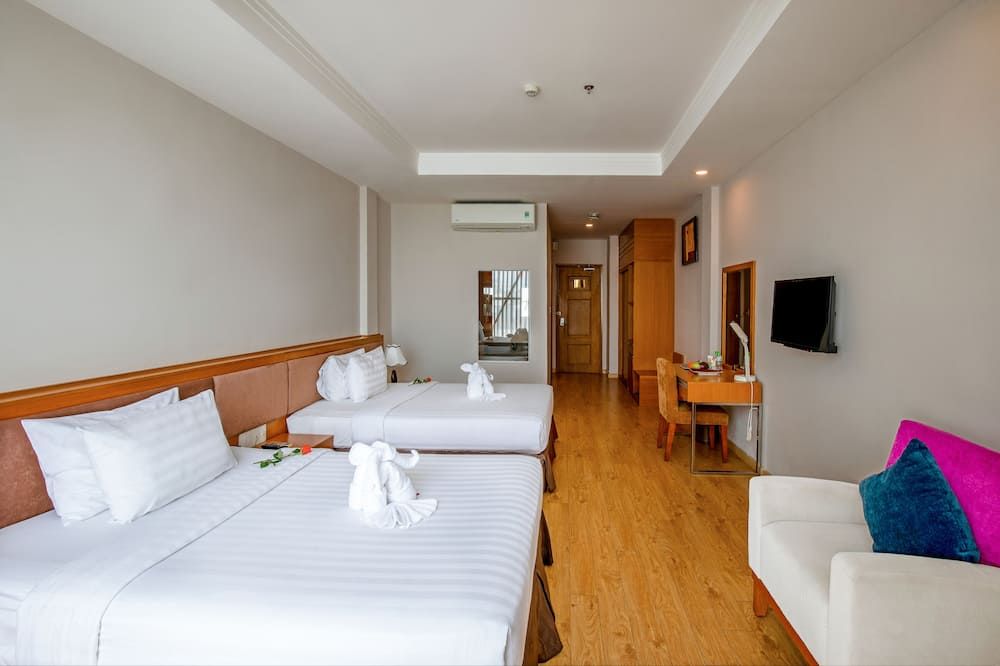 تي تي سي هوتل - المطار