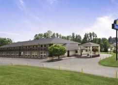 Days Inn by Wyndham Cloverdale Greencastle - Cloverdale - Gebouw