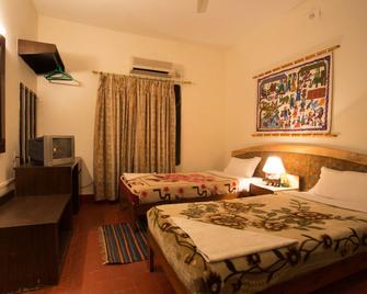 Chitwan Adventure Resort - Sauraha - Bedroom