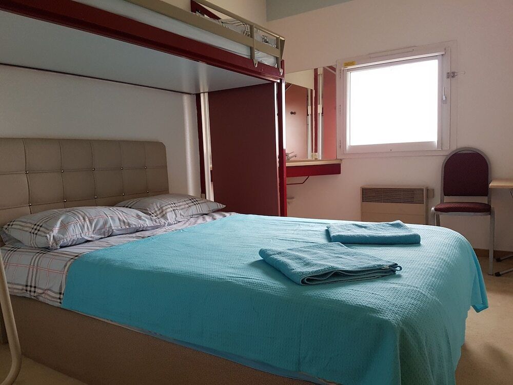 هوتل هوليداي