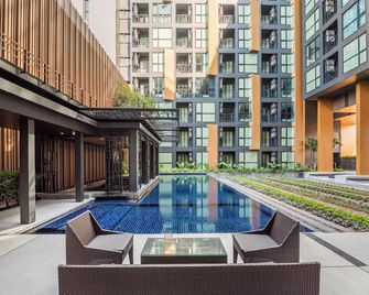 The Base Height Condo with Rooftop infinity pool - Phuket City - Pool