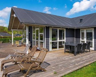 12 person holiday home in Aabenraa-By Traum - Aabenraa - Patio