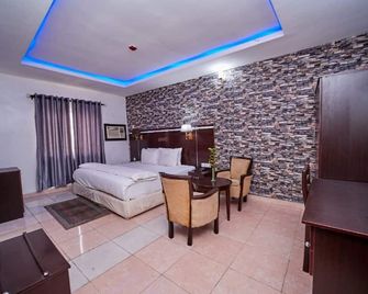 Eemjm 호텔스 & 스위트 리미티드 - 우요 - 침실