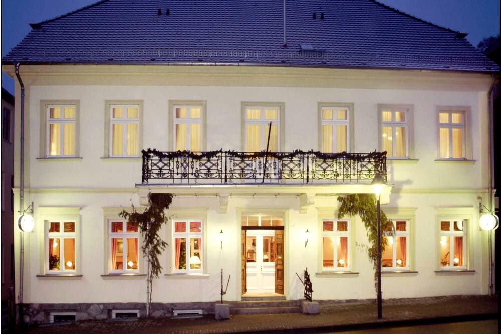 Schlossgarten - Neustrelitz - Будівля