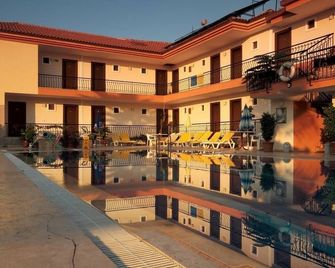 Mg Moms Hotel - Kemer - Pool