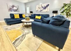 Belle Blu - Grasonville - Living room
